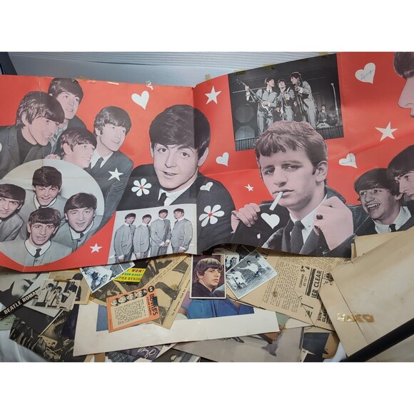 Big Lot Of 1960's Fan Girl Newspaper Magazine Clippings Posters Scrapbook Beatle - Picture 1 of 16